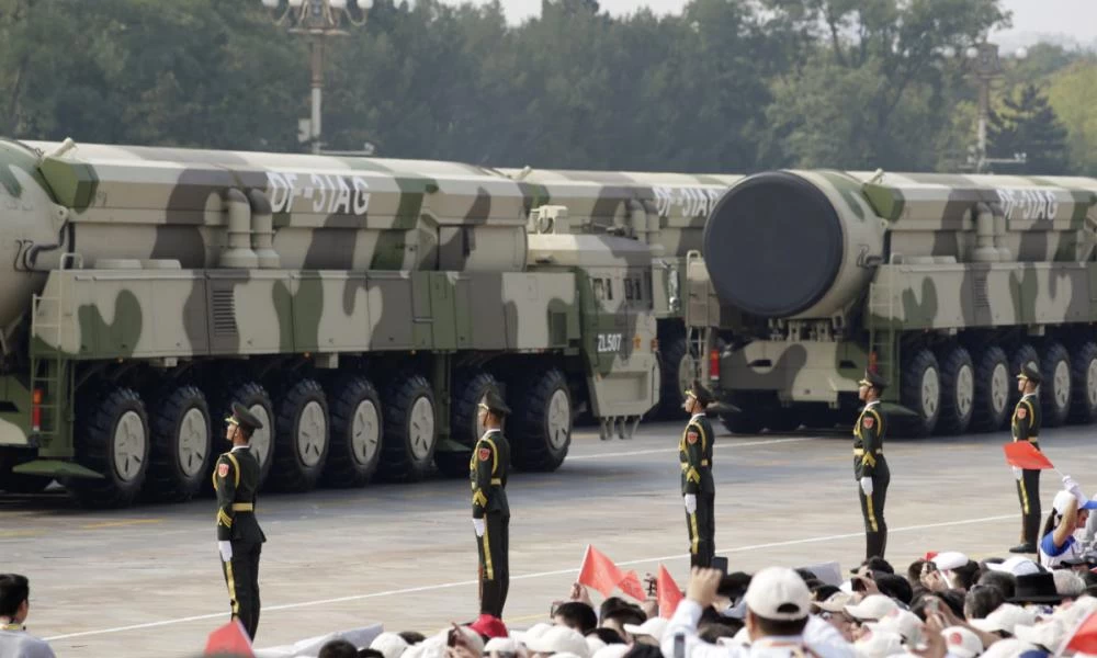 Αμερικανός αξιωματικός «αδειάζει» Πεκίνο: Μακάρι να επενδύουν σε βαλλιστικούς πυραύλους